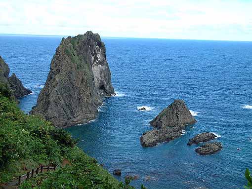 ���@����